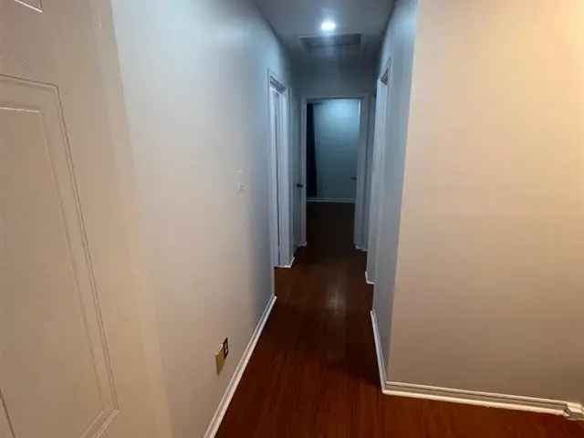 4 1 Bed 4 Bath Family House Near Durham College UOIT