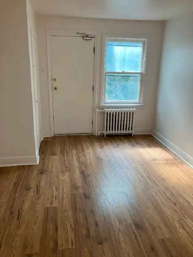 2 Bedroom Lowertown Apartment for Rent (152 Guigues Ave)