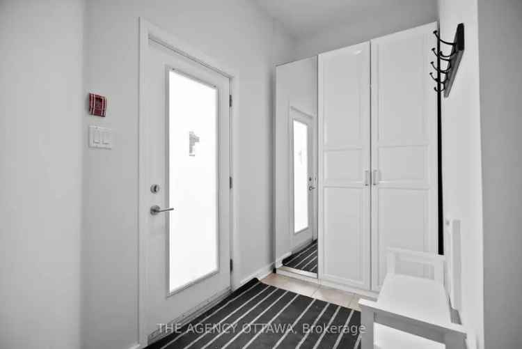 Hintonburg 2-Bedroom Condo - 1100 sq ft - 2 Balconies - Steps from LRT