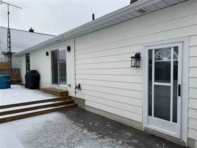 Cute Cozy Bungalow 2 Bed 2 Bath 2000 Sqft Newly Updated