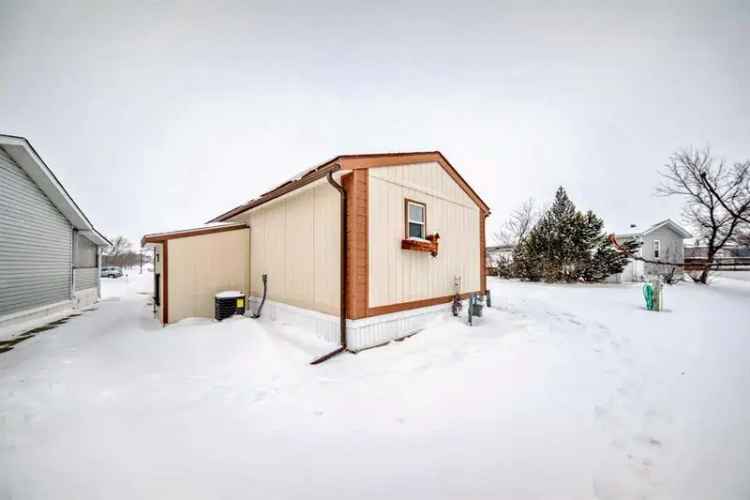 Main Floor Living Retirement Home Soccer Field View Pet Friendly