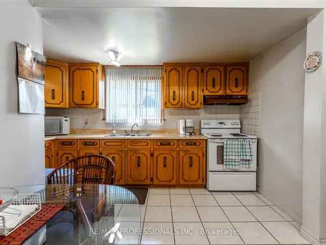 House For Sale in 9, Thirty Sixth Street, Toronto, Ontario