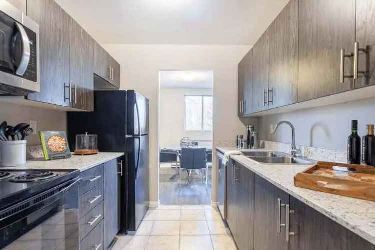 Rent modern apartment in London with spacious suites and parks nearby