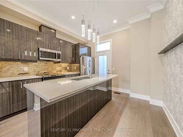 Townhouse For Rent in Vaughan, Ontario