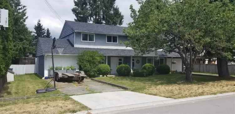 A $1,999,000.00 Duplex with 6 bedrooms in Hawthorne, Ladner