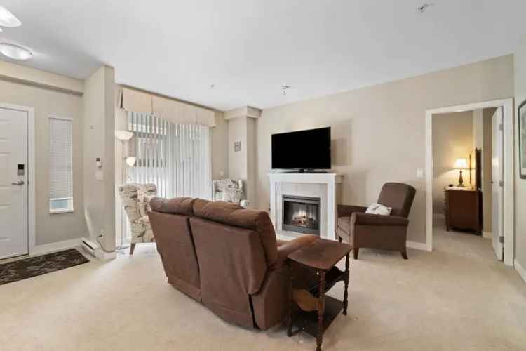 Champlain Heights Townhome 3 Beds 2 Baths 1100 sq ft