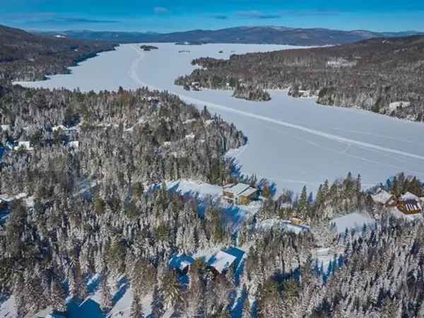 Family Chalet Investment Lanaudiere Short Term Rental Dock