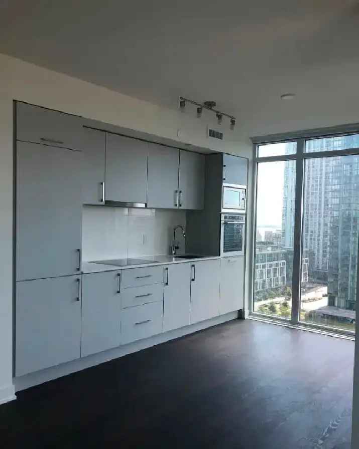 Rent Room in Downtown Condo with Amenities Near TTC