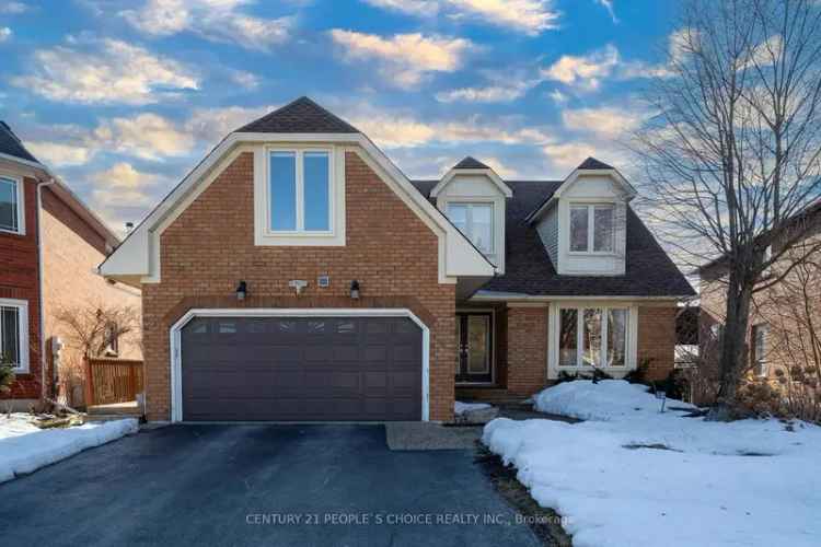 House For Sale in 18, Falcon Court, Cambridge, Ontario