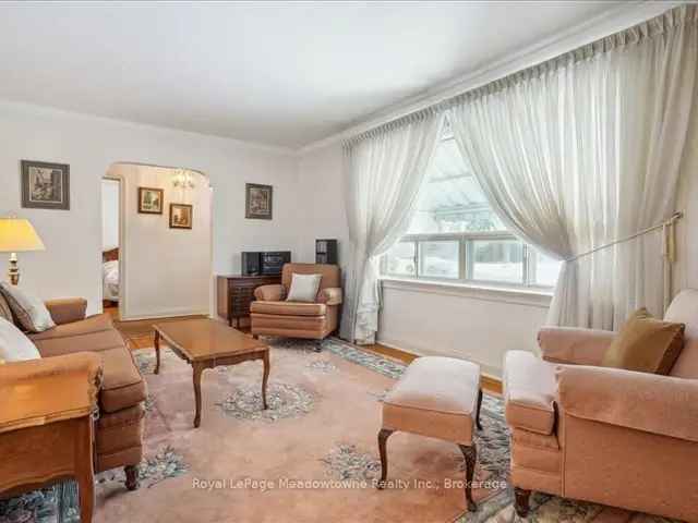 House For Sale in 21, Shaver Avenue South, Toronto, Ontario