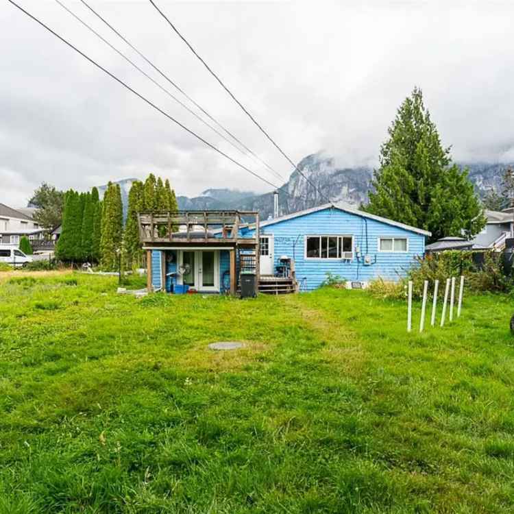 For Sale 3 Bed 2 Bath House in Downtown Squamish with Mountain Views