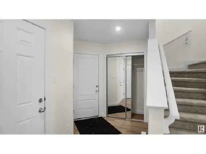 3 Bedroom 2 5 Bath Duplex for Rent in Edmonton