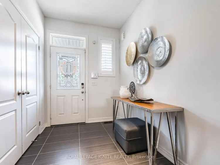 Southfields Village Detached House: Modern Kitchen, Large Backyard, & In-Law Suite Potential