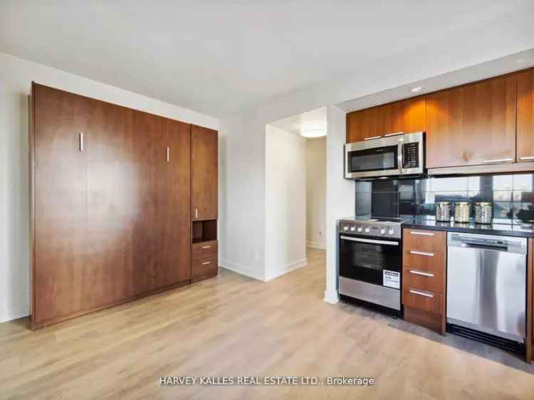 Sun-Drenched Bachelor Unit Yonge Sheppard Move In Ready