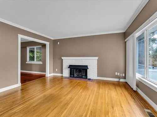 House For Sale in Surrey British Columbia