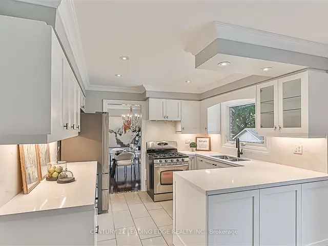 Markham Village 4-Bedroom House with Pool - Newly Upgraded