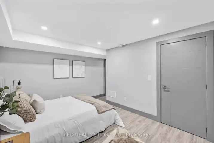 Gorgeous 2 bdrm Bloor & Dufferin