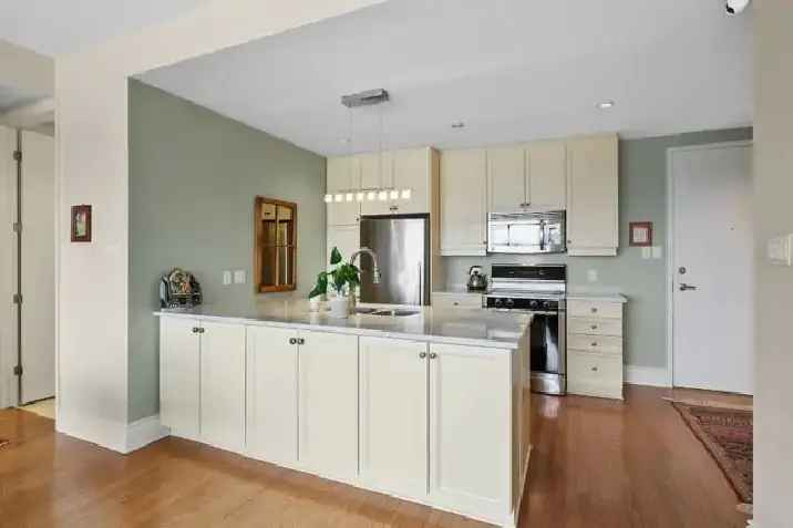 2 Bedroom Condo in Trendy Wellington Village