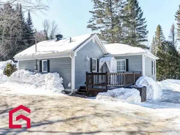 Bungalow for sale Laurentides Lake View 2 bedrooms