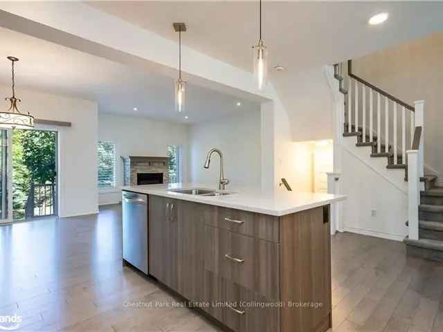 Townhouse For Sale in Collingwood, Ontario