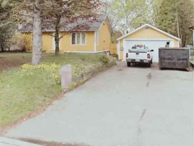 Large Lot Bungalow R3 Zoning Near Schools and 401