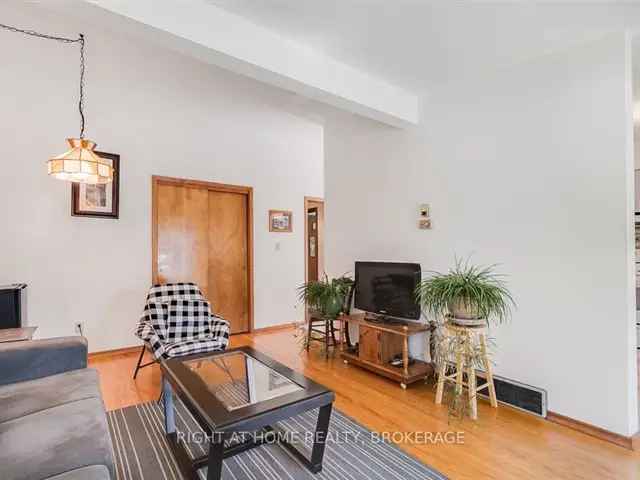 Charming 2 2 Freehold Home in Guelph Near University