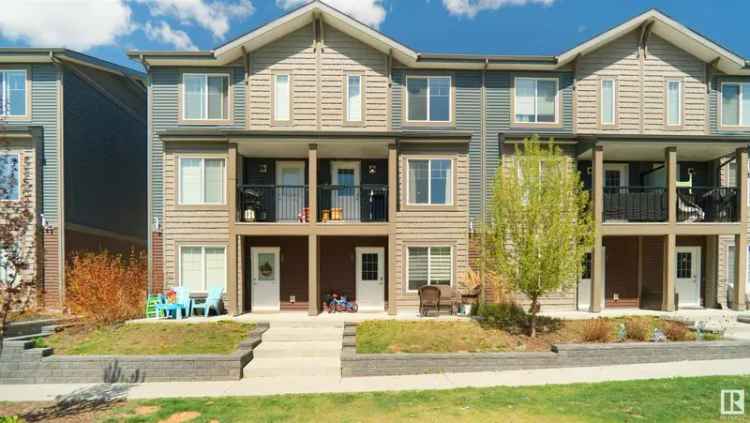 Kirkness Townhome: 3 Beds, 2.5 Baths, Double Garage, Family Friendly