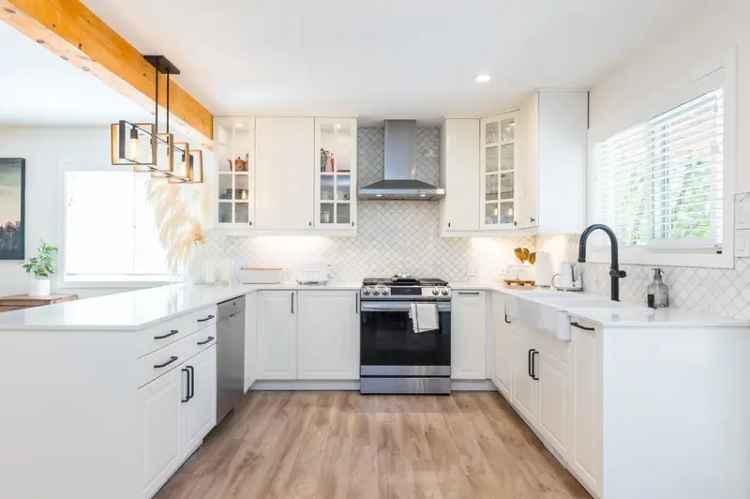 EAST ABBY CREAM PUFF Fully Renovated Home with Workshop and Large Yard