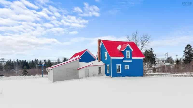 Buy Commercial Property with Upgrade Potential on Highway 366