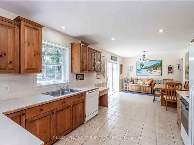 Charming Cape Cod Family Home in Wasaga Sands