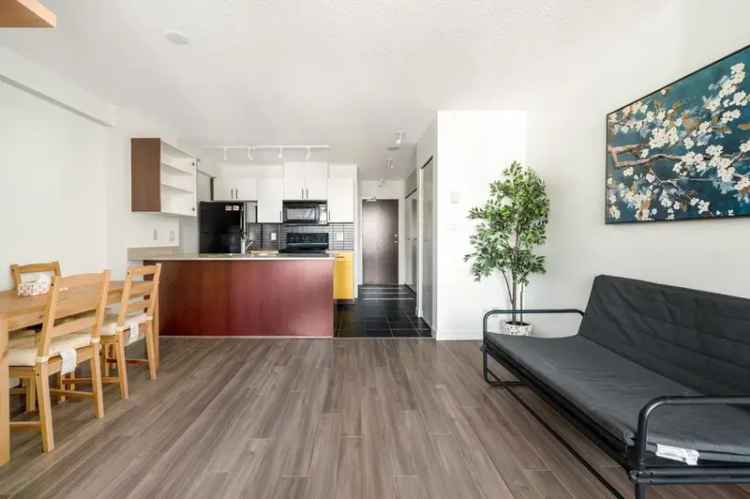 Condo For Sale in Vancouver, British Columbia