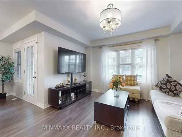 Stunning 3-Bed 3-Bath Mattamy Townhouse in Hawthorne South Village