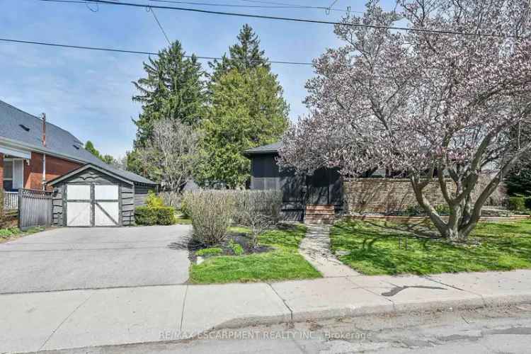 Westdale Bungalow Near McMaster University