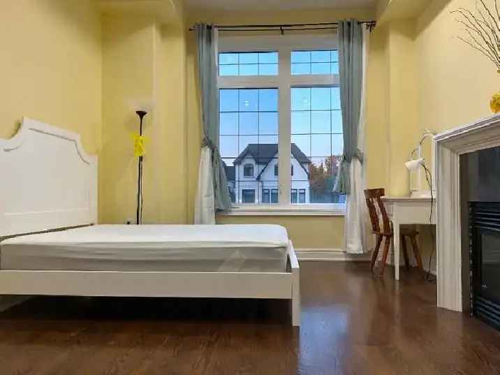 Wonderful master bedroom/ private bathroom rent