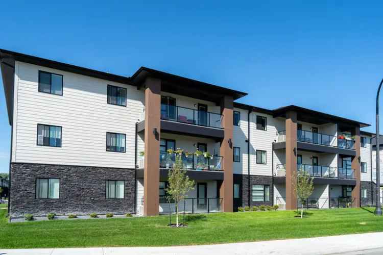 Rent Modern Suite in Steinbach with Spacious Balcony and Amenities