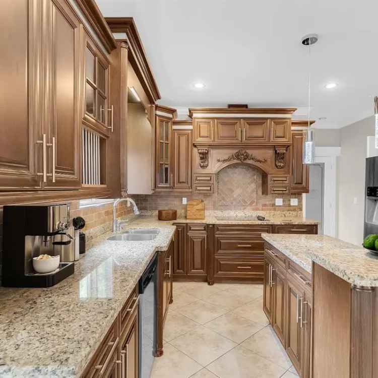 9-Bedroom 7-Bathroom Family Home in Fleetwood