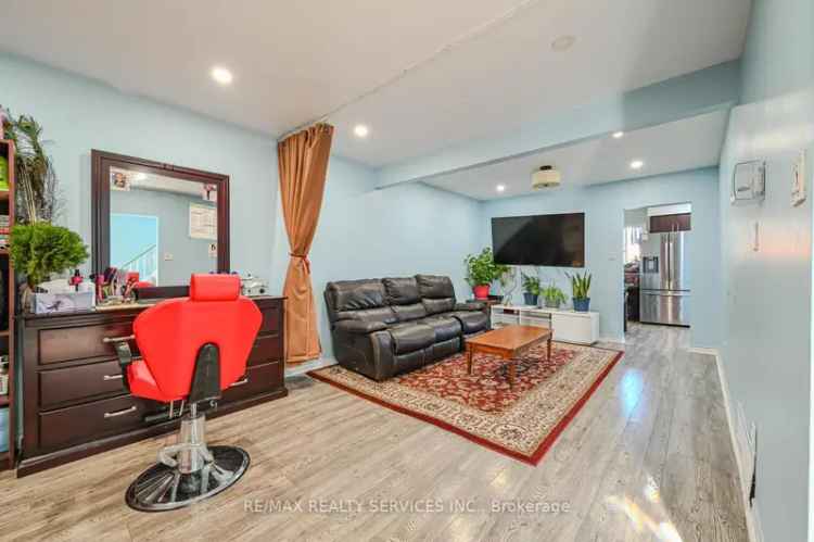 House For Sale in Brampton, Ontario