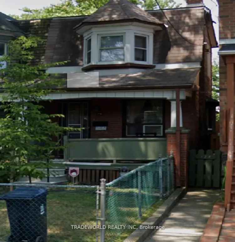 House For Sale in Toronto, Ontario