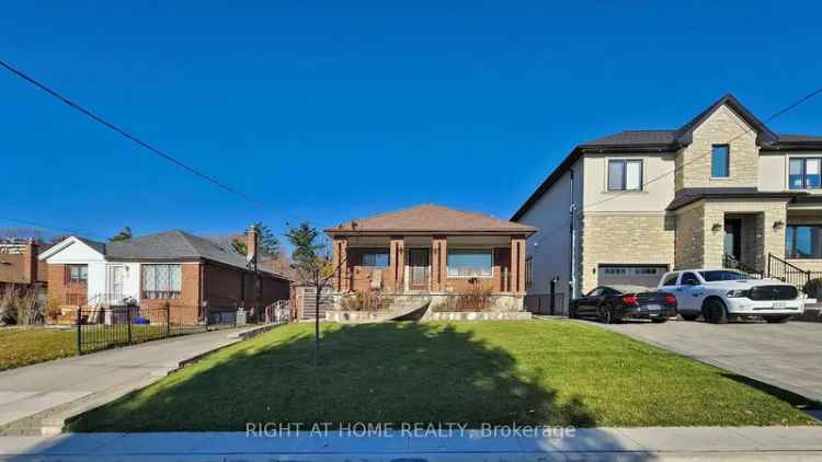 House For Sale in Toronto, Ontario