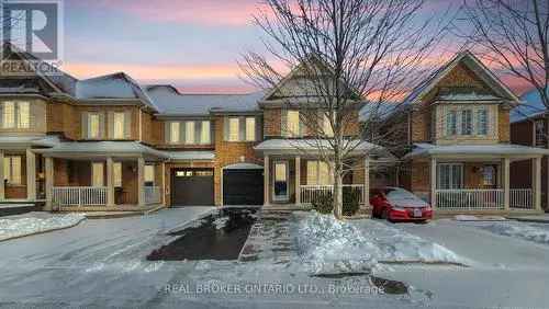 Freehold Townhouse in Westmount Oakville