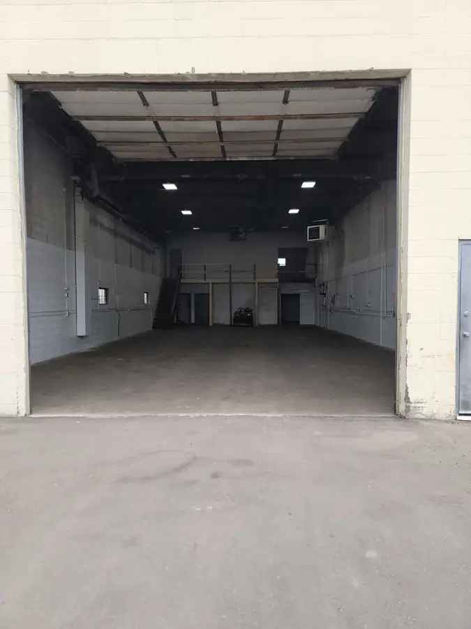 Commercial property For Rent in Edmonton, Alberta