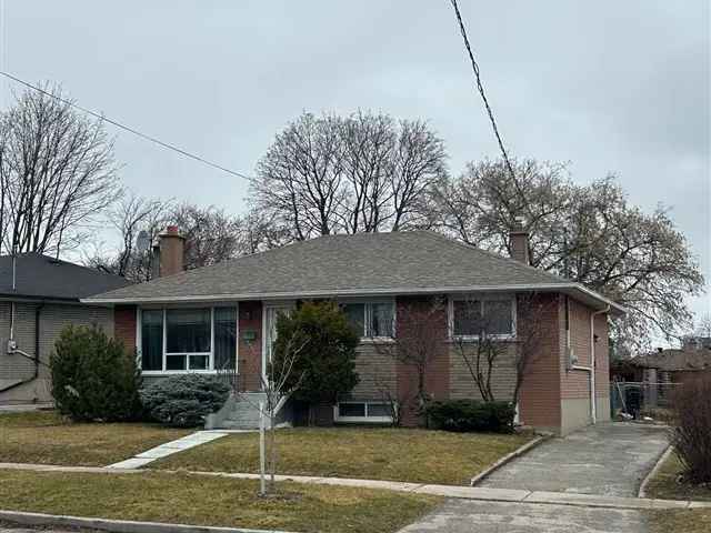 House For Sale in Toronto, Ontario