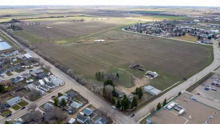 Taber Alberta Land with US Border Proximity