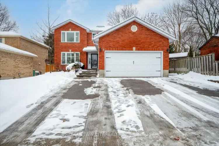 House For Sale in 7, Chandos Drive, Kitchener, Ontario