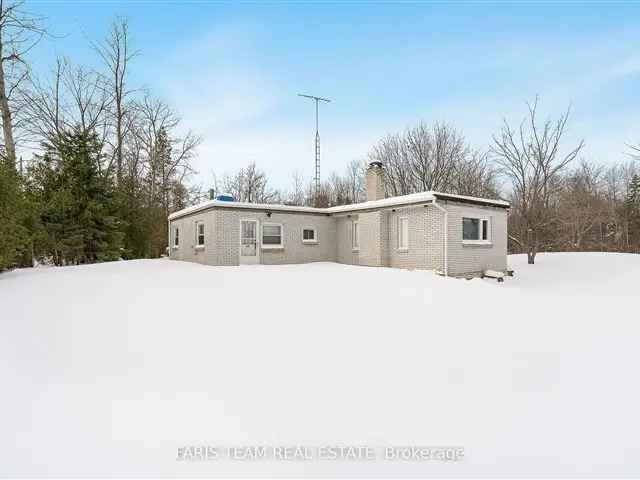 Georgian Bay Dream Home Lush Lot Near Collingwood and Blue Mountain