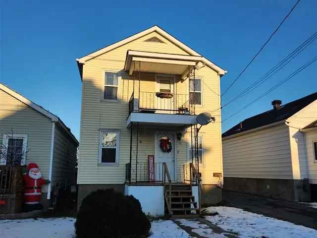 Well Maintained Duplex Near St Lawrence College