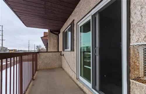 1 Bedroom Condo For Sale In Waverley Heights Winnipeg