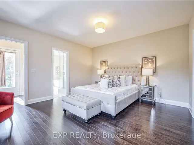 Luxury 4-Bedroom Townhouse for Lease Near Bayview Secondary