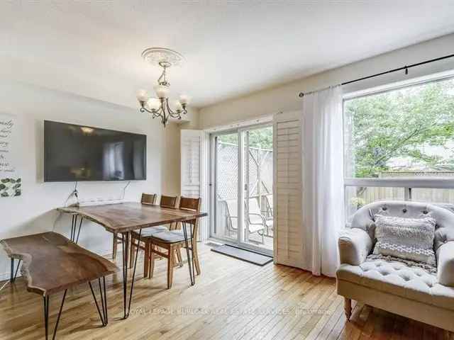 Ancaster Townhome: 3-Bedroom, Open Concept, Near James Smith Park