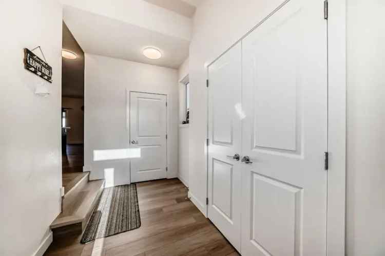 1662+ Sqft 3-Bed 2.5-Bath Home with Double Garage and Walkout Basement